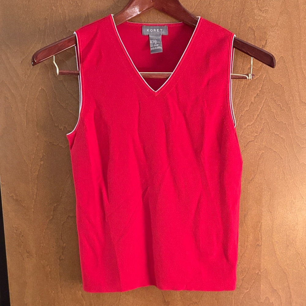 Koret Women's Vibrant Red V-Neck Tank Top Medium